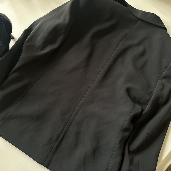 H&M olive green blazer - Picture 2 of 7